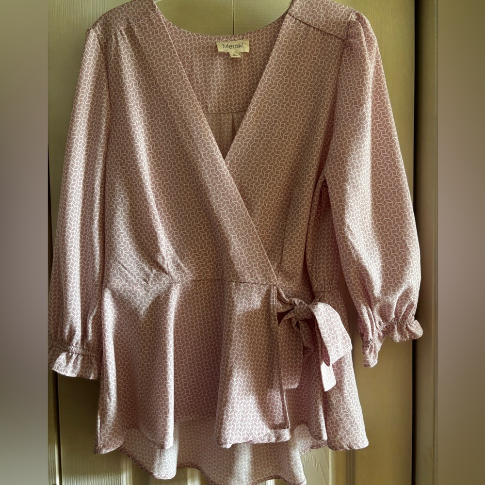 Meraki Pink and White Patterned blouse. L.